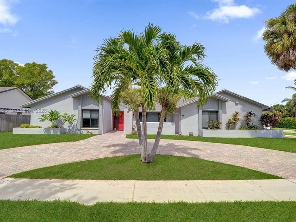 1221 NW 78th Ave, Plantation FL 33322