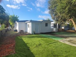 2951 NW 49th St, Miami FL 33142