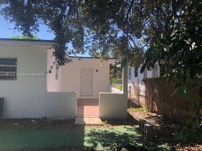 2951 NW 49th St, Miami FL 33142