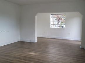 2951 NW 49th St, Miami FL 33142