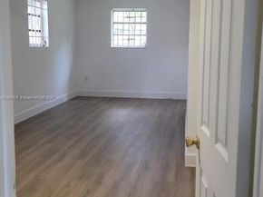 2951 NW 49th St, Miami FL 33142