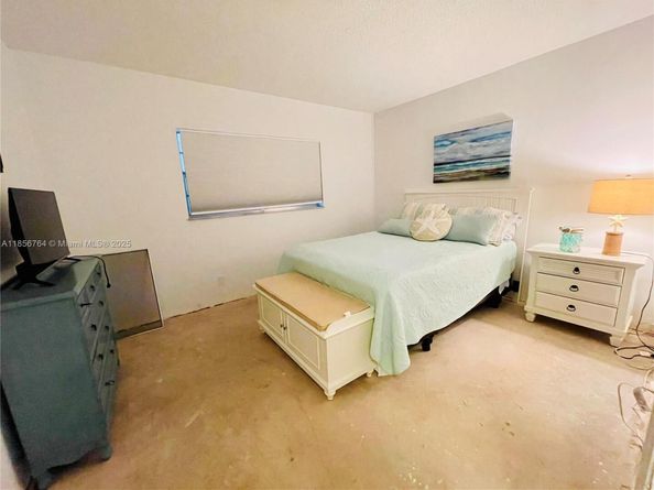 1000 Hillcrest CT. 111, Hollywood FL 33021