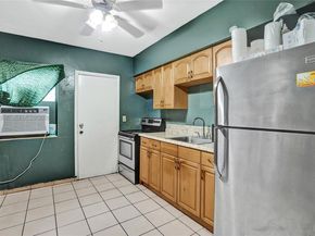 836 NW 101st St, Miami FL 33150