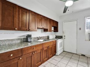 836 NW 101st St, Miami FL 33150