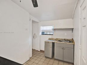 836 NW 101st St, Miami FL 33150