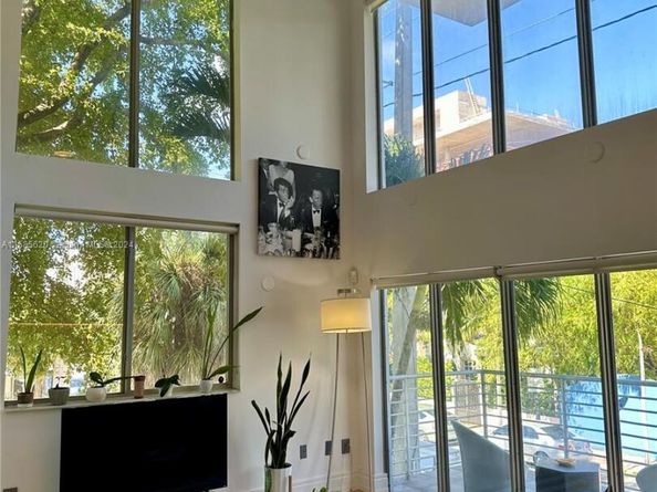 900 4th St 3, Miami Beach FL 33139