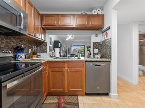 10005 S Winding Lake Rd 106, Sunrise FL 33351