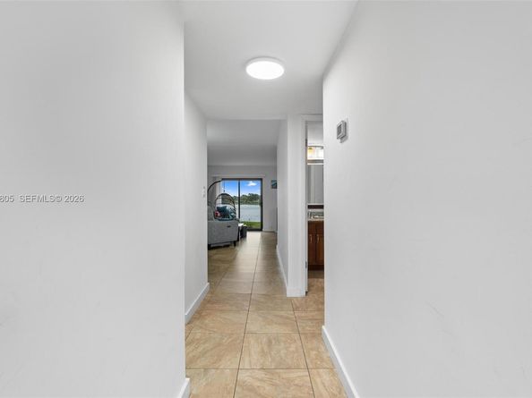 10005 S Winding Lake Rd 106, Sunrise FL 33351