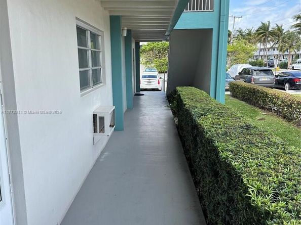 3922 NE 166th St S103, North Miami Beach FL 33160
