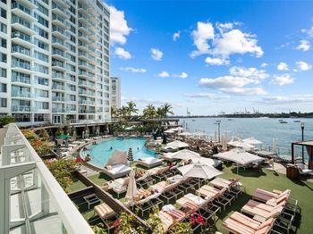 1100 West Ave