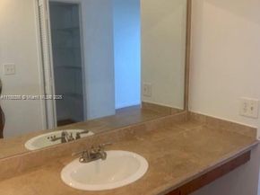 4200 Hillcrest Dr 800, Hollywood FL 33021
