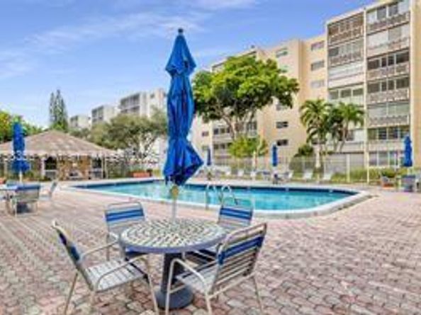 4200 Hillcrest Dr 800, Hollywood FL 33021