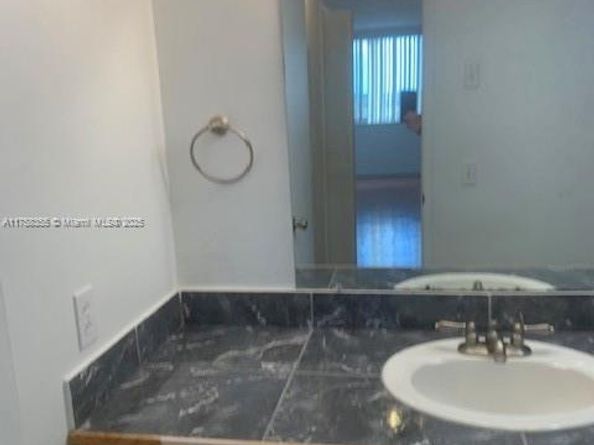 4200 Hillcrest Dr 800, Hollywood FL 33021