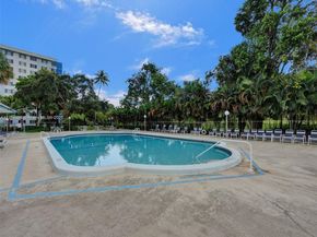 4200 Hillcrest Dr 800, Hollywood FL 33021