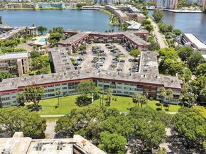 1400 NE 191st St 343, Miami FL 33179