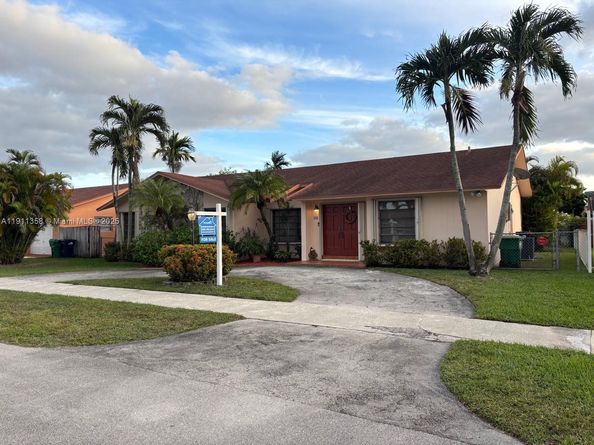 9730 SW 5th St, Miami FL 33174