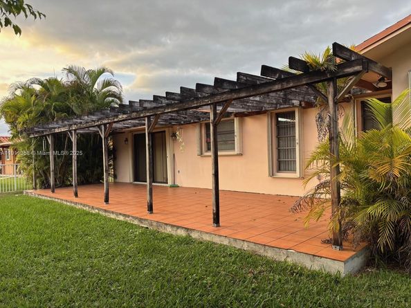 9730 SW 5th St, Miami FL 33174