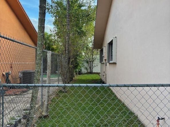 9730 SW 5th St, Miami FL 33174