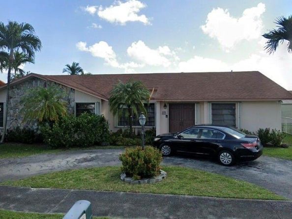 9730 SW 5th St, Miami FL 33174