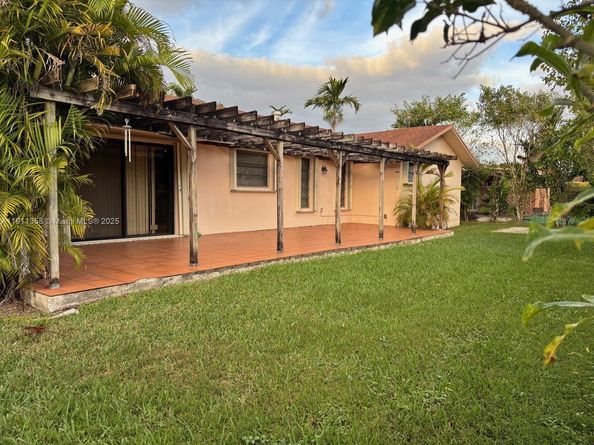 9730 SW 5th St, Miami FL 33174