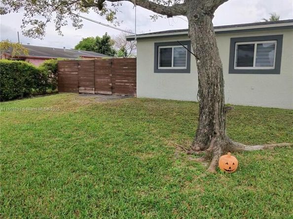 20180 NW 14th Ct, Miami Gardens FL 33169
