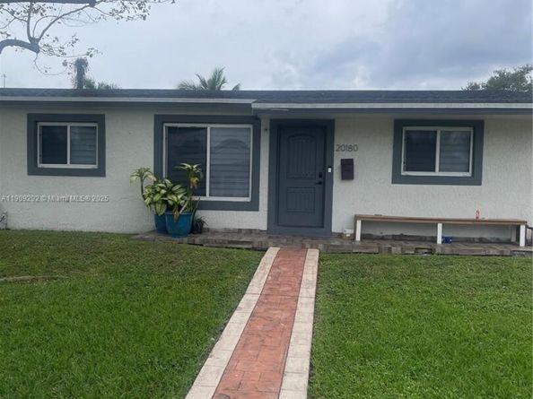 20180 NW 14th Ct, Miami Gardens FL 33169