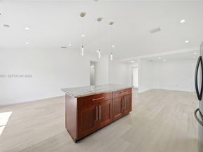6136 NW 181st Terr Cir W, Hialeah FL 33015