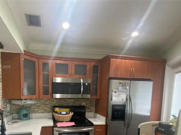 18646 NE 18th Ave 227, Miami FL 33179