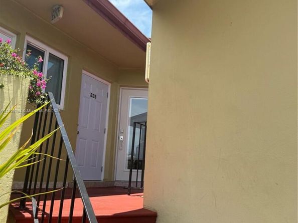 18646 NE 18th Ave 227, Miami FL 33179