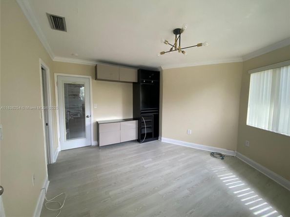 18646 NE 18th Ave 227, Miami FL 33179