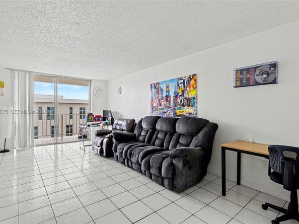 4675 W 18th Ct 701, Hialeah FL 33012