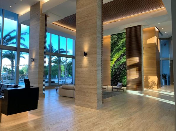 16385 Biscayne Blvd 1503 +2Parking, North Miami Beach FL 33160