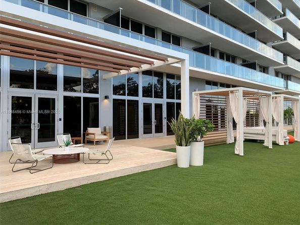 16385 Biscayne Blvd 1503 +2Parking, North Miami Beach FL 33160