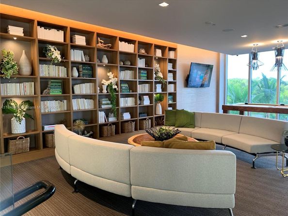 16385 Biscayne Blvd 1503 +2Parking, North Miami Beach FL 33160