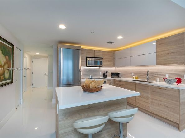 16385 Biscayne Blvd 1503 +2Parking, North Miami Beach FL 33160