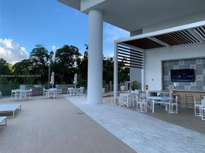 16385 Biscayne Blvd 1503 +2Parking, North Miami Beach FL 33160