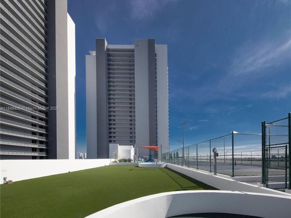 16385 Biscayne Blvd 1503 +2Parking, North Miami Beach FL 33160