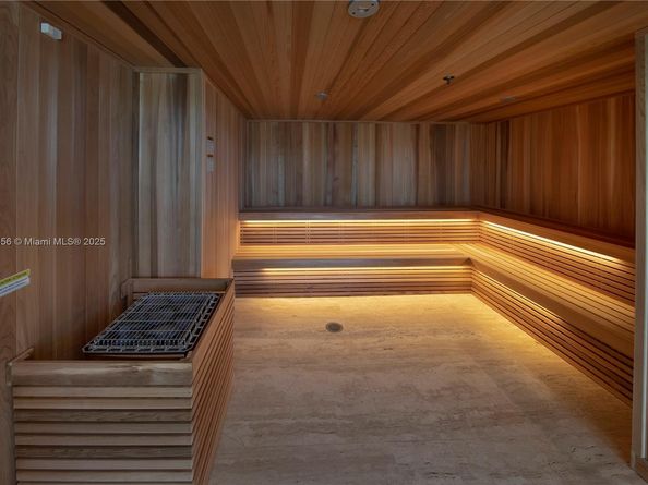 16385 Biscayne Blvd 1503 +2Parking, North Miami Beach FL 33160