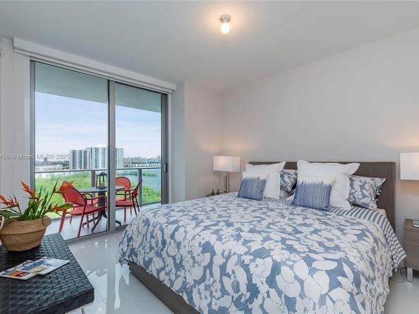 16385 Biscayne Blvd 1503 +2Parking, North Miami Beach FL 33160