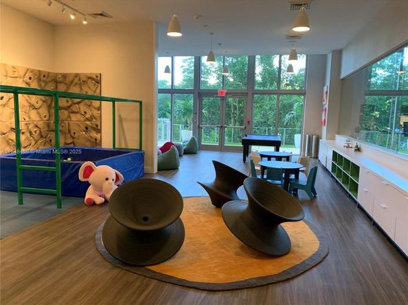 16385 Biscayne Blvd 1503 +2Parking, North Miami Beach FL 33160