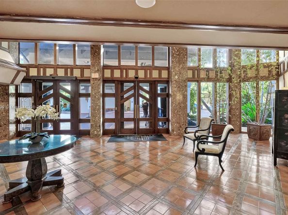 520 Brickell Key Dr A604, Miami FL 33131