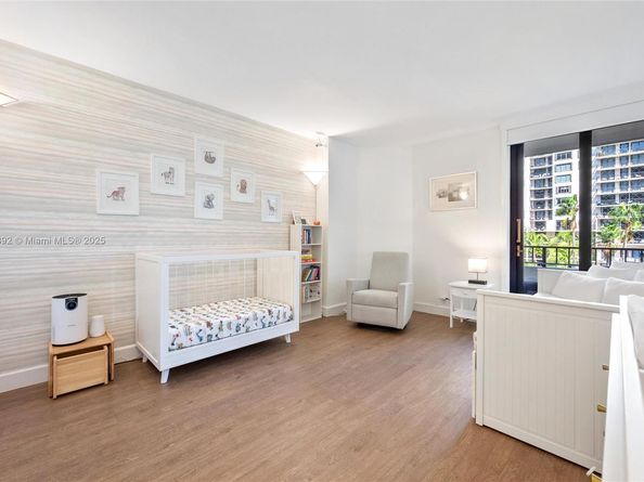 520 Brickell Key Dr A604, Miami FL 33131