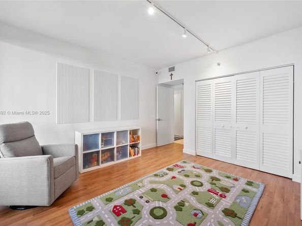 520 Brickell Key Dr A604, Miami FL 33131