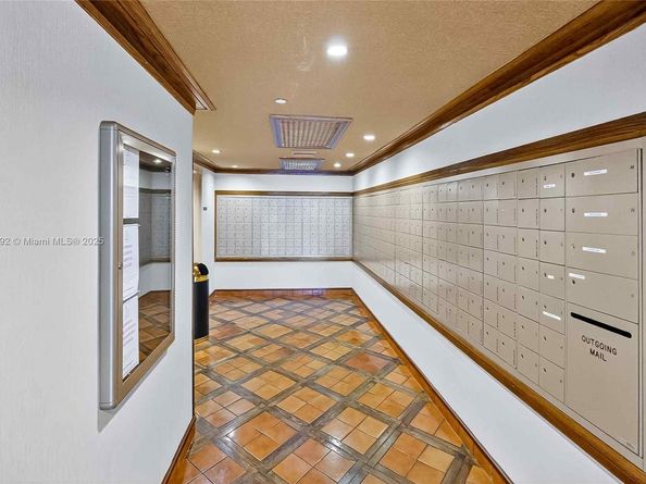 520 Brickell Key Dr A604, Miami FL 33131