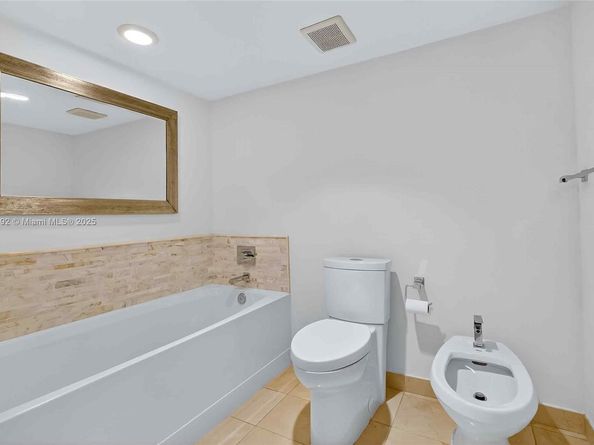 520 Brickell Key Dr A604, Miami FL 33131