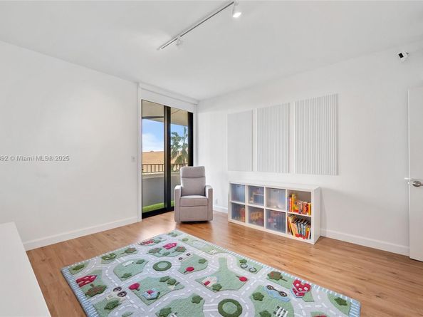 520 Brickell Key Dr A604, Miami FL 33131