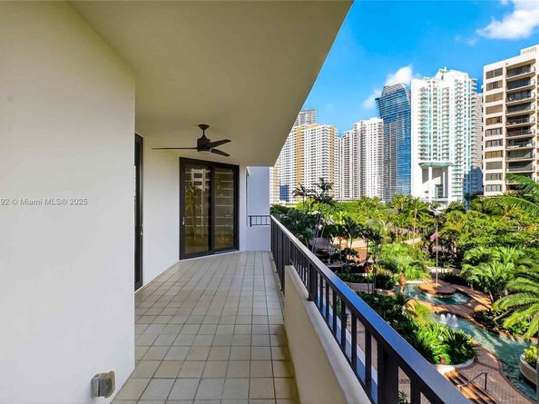 520 Brickell Key Dr A604, Miami FL 33131
