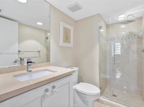 520 Brickell Key Dr A604, Miami FL 33131