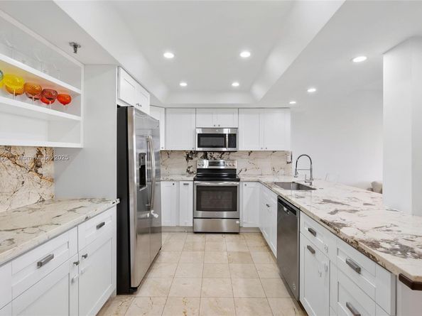 520 Brickell Key Dr A604, Miami FL 33131