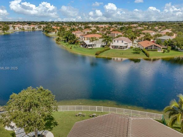 15697 NW 12th Pl, Pembroke Pines FL 33028